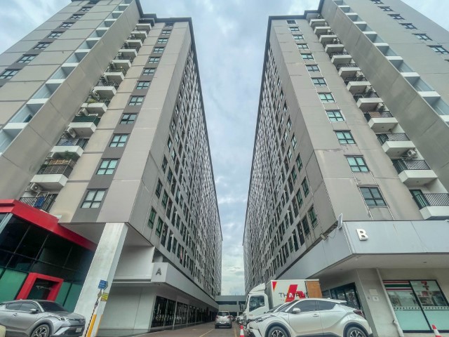 *****คอนโดมิเนียมมือสองย่านกรุงเทพมหานคร โครงการ รีเจ้นท์โฮม15 แจ้งวัฒนะ บนเนื้อที่ 30.72 ตร.ม. ฟังก์ชัน 1 ห้องนอน 1 ห้องน้ำ แถมฟรี! 1 เครื่องปรับอากาศ ใกล้สนามบินดอนเมือง และรถไฟฟ้าถึง 2 สาย ได้แก่ สายสีเขียวเข้ม "สถานีพหลโยธิน 57" และสายสีชมพู "สถานีราชภัฏพระนคร"